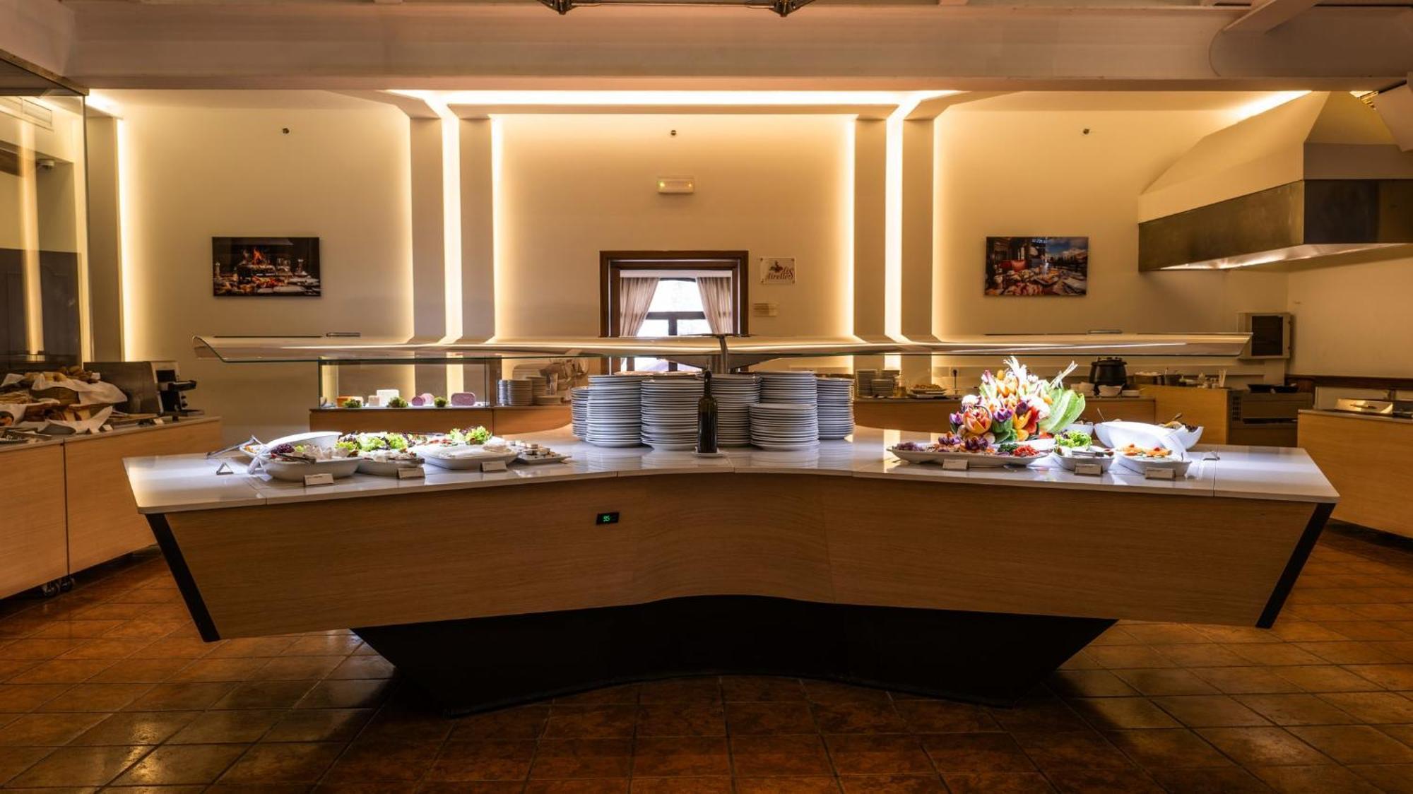 Intercontinental Mzaar Lebanon Mountain Resort & Spa By Ihg Mzaar Kfardebian Ngoại thất bức ảnh